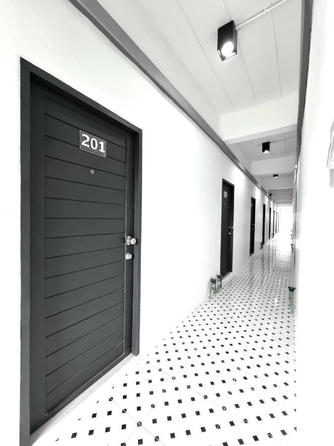 The Zai Apartment Ban Krathum Lom Exterior photo