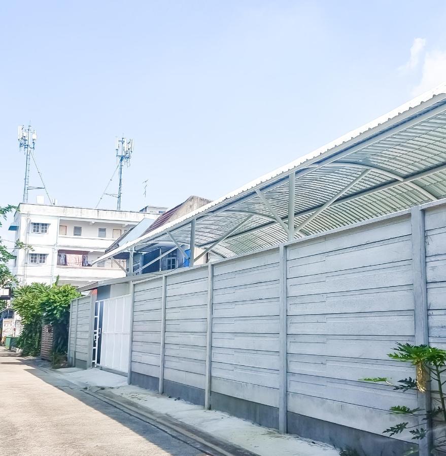 The Zai Apartment Ban Krathum Lom Exterior photo
