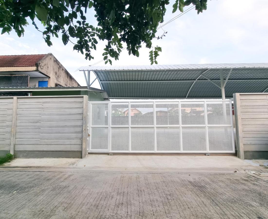 The Zai Apartment Ban Krathum Lom Exterior photo
